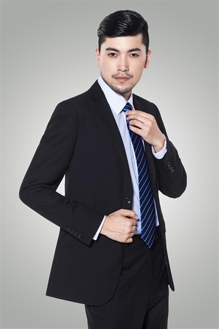 郑英 联合创始人 & 首席运营官